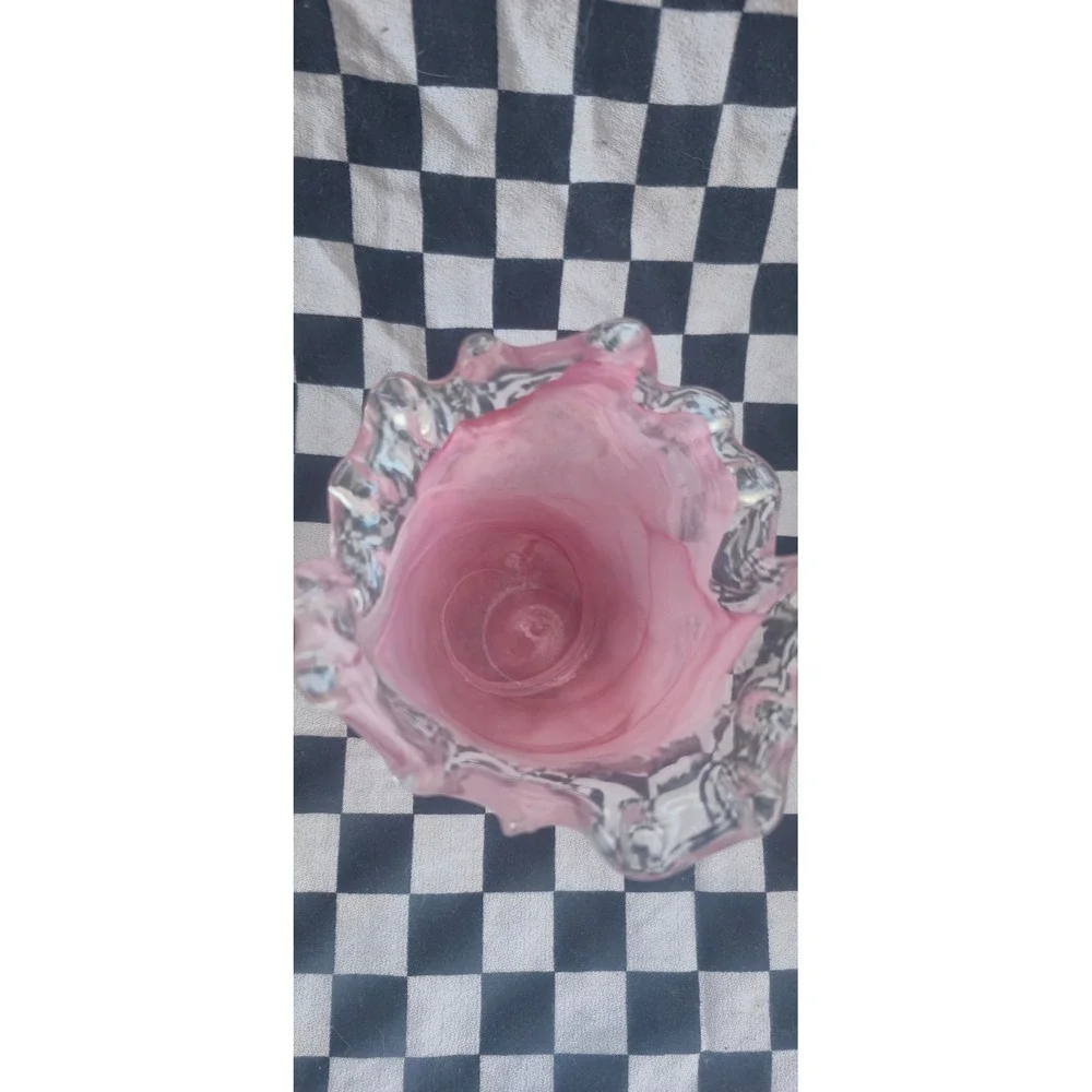 Hand‎ Blown Pink Swirl Art Glass Vase Ruffled Handkerchief Rim 5 Inch